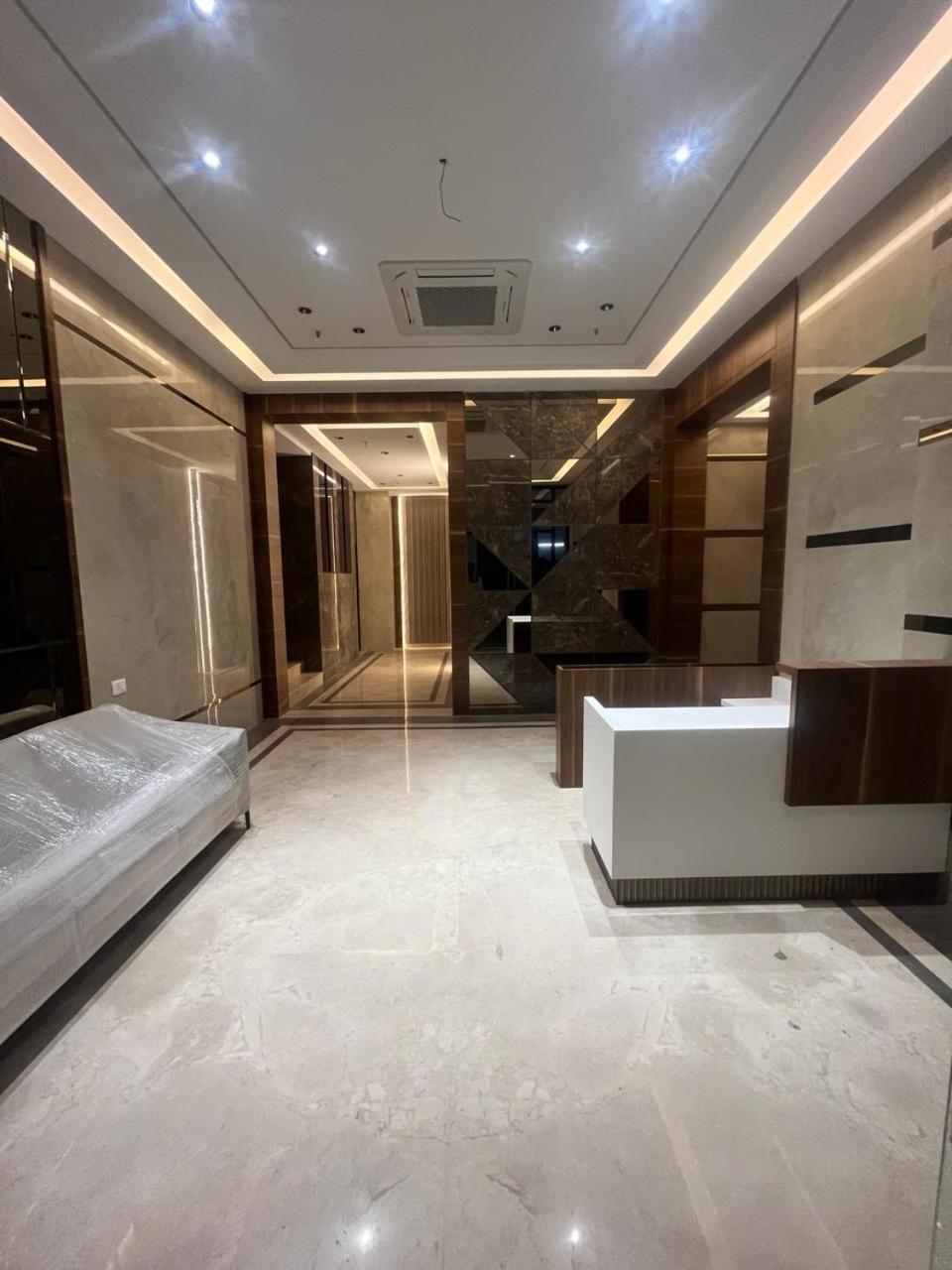 Hsquare Luxury Apartments Goregaon Mumbai Bagian luar foto