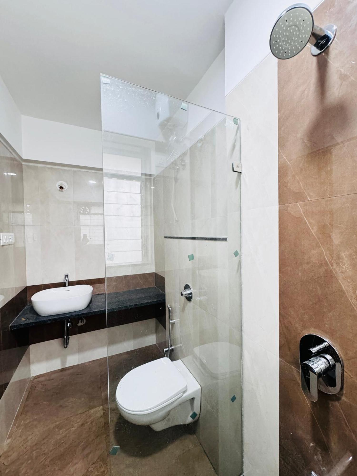 Hsquare Luxury Apartments Goregaon Mumbai Bagian luar foto