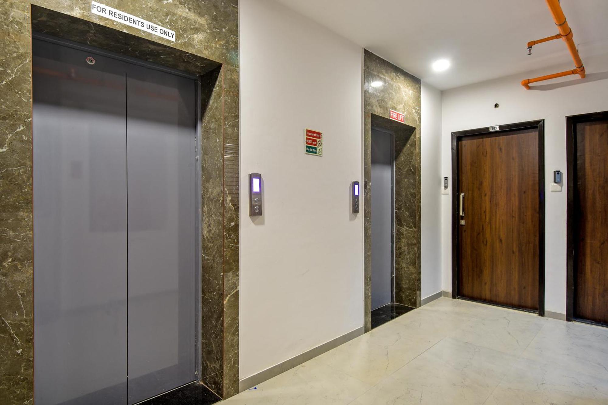 Hsquare Luxury Apartments Goregaon Mumbai Ruang foto