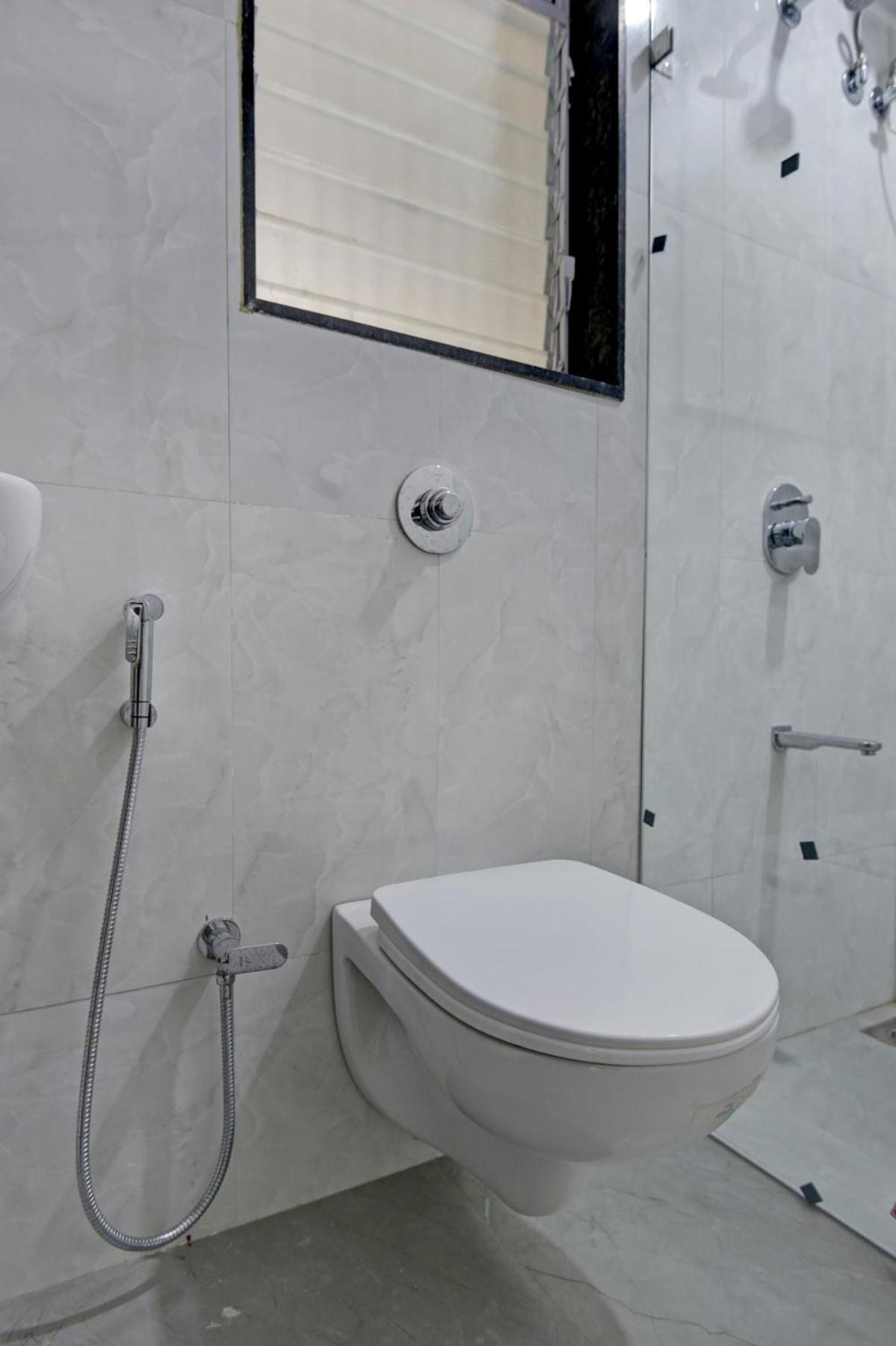 Hsquare Luxury Apartments Goregaon Mumbai Bagian luar foto